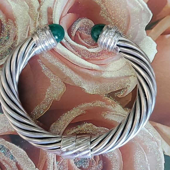 David Yurman 10MM Elegant Silver and Green Onyx Cable Cuff with Diamonds. - Picture 1 of 4